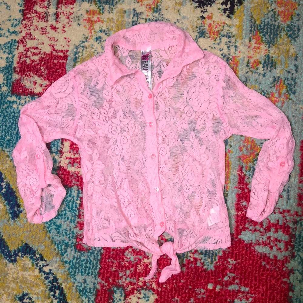 🧜🏼‍♀️3 for $15 item!🧜🏼‍♀️ lace blouse